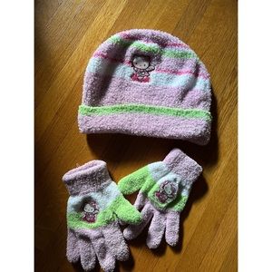 2007 angel hello kitty hat & glove set 😇